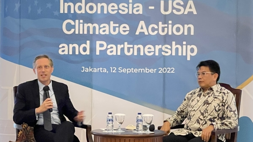 picture of Nate Hultman at Indonesia's Clean Energy Forum